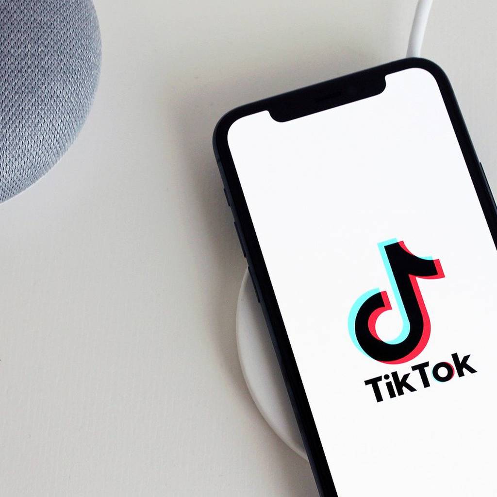 como guardar un tiktok sin que salga el nombre Qué es TikTok Plus