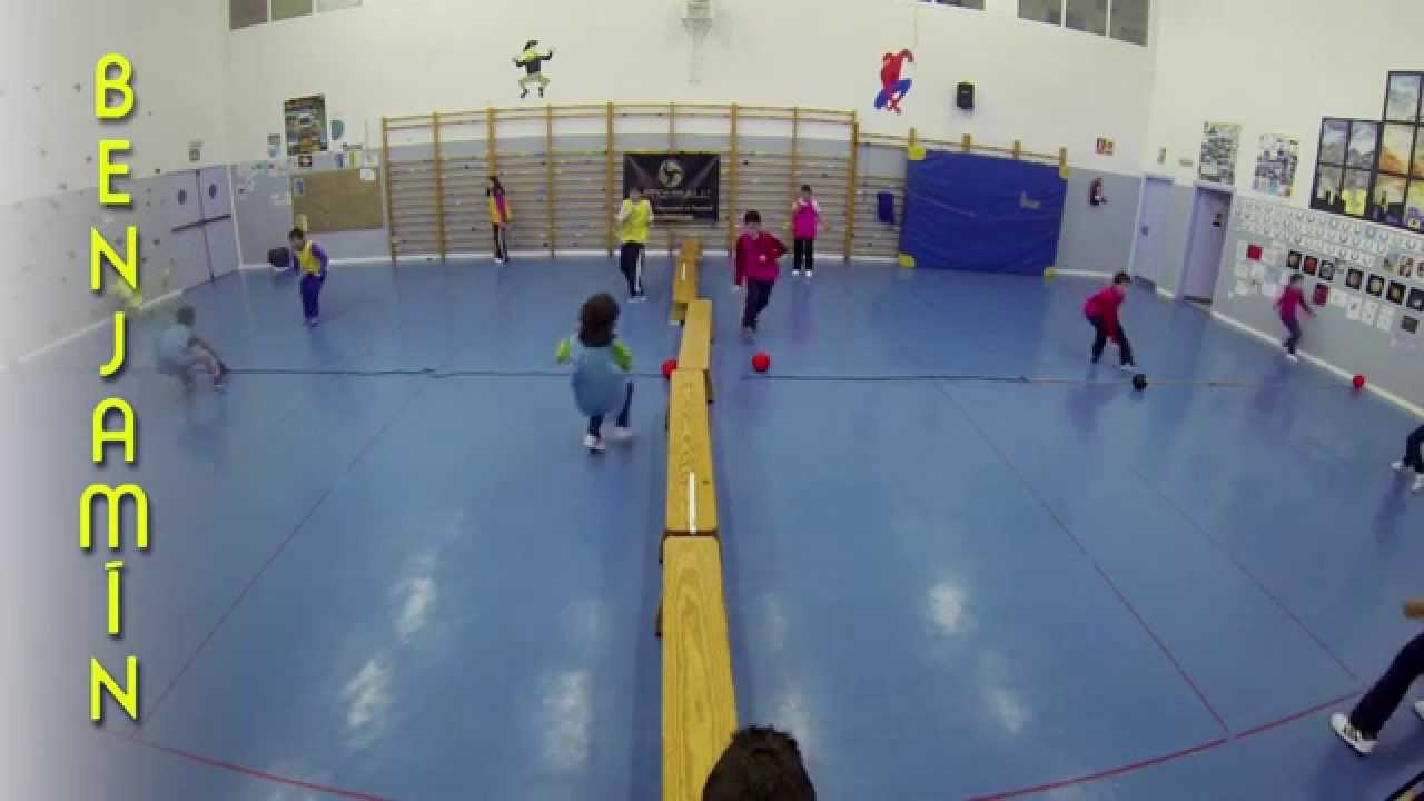 Cuánto mide la cancha de dodgeball