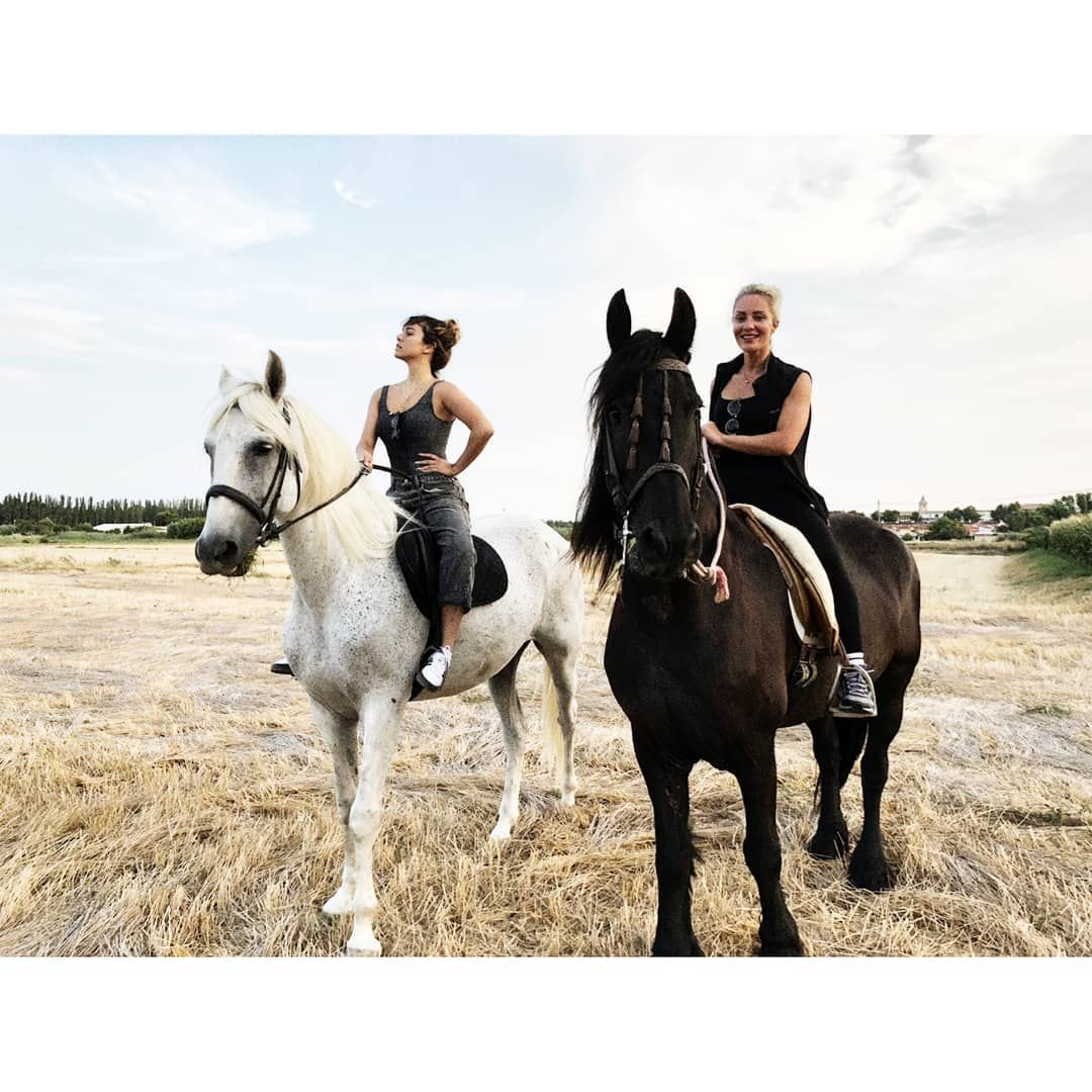 Cómo se llama montar a caballo sin silla