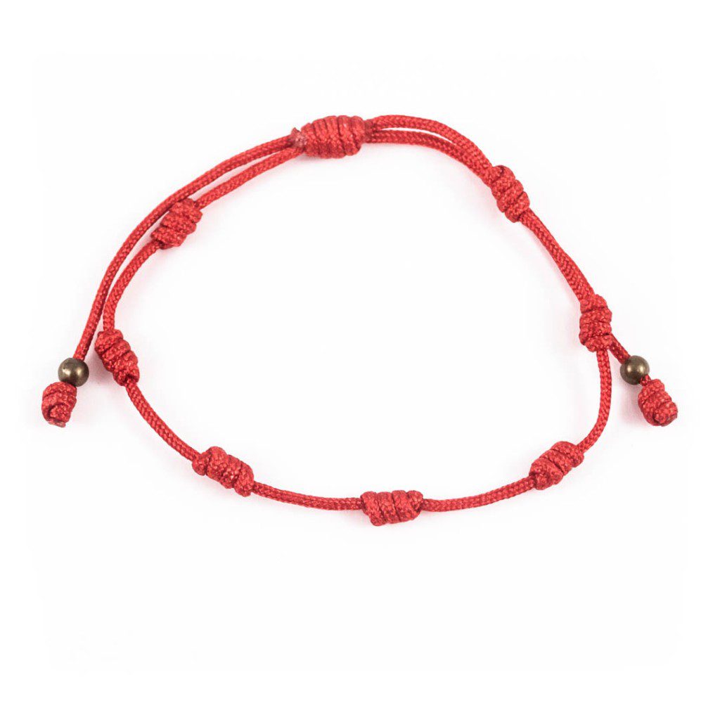 pulsera roja Dónde se pone la cinta roja a los bebés