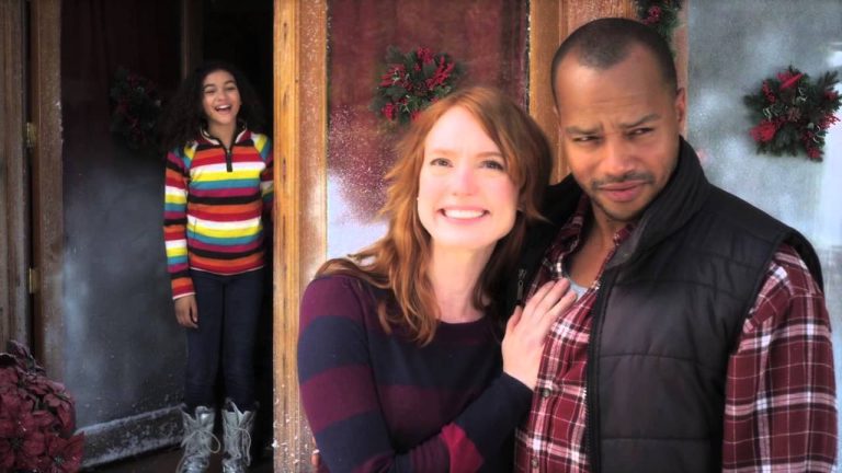 Download the Snow Globe Christmas Film movie from Mediafire